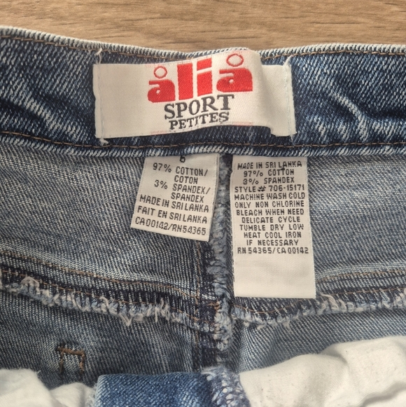 Alia Sport Vintage Blue Rigid Denim Cutoff Raw Edge Shorts – Size 8P - Picture 2 of 3